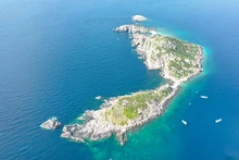 L'île de Hon Nôi également connue sous le nom Dao Yên (l'île de nids d’hirondelles), dans la ville de Nha Trang. Photo : toquoc.vn