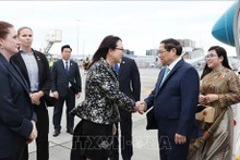 Le Premier ministre Pham Minh Chinh à l'aéroport d'Auckland. Photo : VNA.