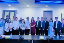 Les dirigeants de la ville de Dà Nang et les délégués du ministère des Sports et de la Jeunesse d’Indonésie. Photo : toquoc.vn