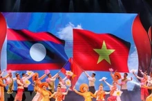 Cérémonie de remise des prix du concours sur l'histoire des relations spéciales entre le Vietnam et le Laos en 2022. Photo : VNA.