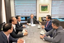 L'ancien président Lee Myung-bak a souligné l'importance d'appliquer les modèles d'économie verte et d'économie circulaire. Photo : tinnhanhchungkhoan.vn