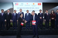 La compagnie Rikkeisoft investit 30 millions de dollars dans le marché américain, en présence du Premier ministre Pham Minh Chinh. Photo : vietnamnet.vn