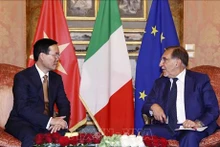 Le Président du Vietnam, Vo Van Thuong, (à gauche) et le Président du Sénat italien, Ignazio La Russa. Photo : VNA.