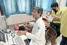 Dépistage des maladies cardiaques pour les enfants à Phu Quy. Photo : binhthuan.gov.vn