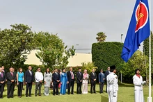 Cérémonie de lever du drapeau marquant le 56e anniversaire de l'ASEAN au Maroc. Photo: nhandan.vn