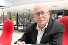 Le journaliste et historien Pedro de Oliveira, secrétaire général de l’Association d’amitié Brésil – Vietnam. Photo : VNA. 