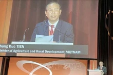 Le vice-ministre vietnamien de l'Agriculture et du Développement rural, Phùng Duc Tiên, lors de l'événement. Photo : VNA.