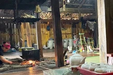 Le village de Khuôi Khon compte 101 foyers, soit près de 500 habitants, dont 61 foyers Lô Lô qui vivent dans un cadre tranquille, au cœur de la nature sauvage des montagnes. Photo : nhandan.vn