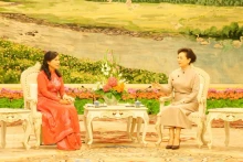 Madame Ngô Phuong Ly et Madame Peng Liyuan à une cérémonie du thé. Photo : nhandan.vn
