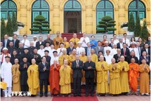 Le Président vietnamien Tô Lâm rencontre une délégation des dignitaires, agents subalternes religieux et dirigeants des organisations religieuses, à Hanoi, le 13 juin. Photo : VNA.