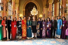 Le forum a réuni des femmes déléguées de 21 pays, dont le Vietnam. Photo : thoidai.com.vn 