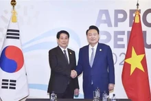 La cérémonie d'adieu du président Luong Cuong à l'aéroport Jorge Chávez de Lima. Photo : VNA