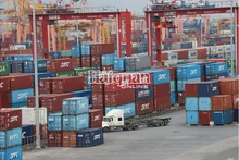 Les marchandises exportées et importés dans la zone portuaire de Hai Phong (au nord-est du Vietnam). Photo : haiquanonline.com.vn