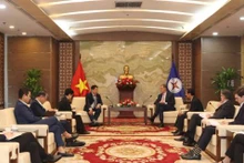 La séance de travail entre le directeur général de l’EVN et l’ambassadeur de France au Vietnam. Photo: congthuong.vn