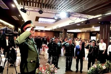 L'Association des vétérans de guerre du Vietnam à Berlin-Brandebourg (Allemagne) a organisé le 15 décembre une cérémonie pour célébrer le 80e anniversaire de la fondation de l'Armée populaire du Vietnam (le 22 décembre 1944). Photo : VNA