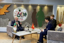 A l'occasion du 70e anniversaire de la Victoire de Dien Bien Phu, Laid Rebiga - ministre algérien des Moudjahidine (anciens combattants) et des Ayants droit a accordé une interview au journal électronique VietnamPlus (relevant de l’Agence vietnamienne d’information-VNA) pour partager des significations et des similitudes du mouvement de libération nationale entre les deux pays. Photo : VietnamPlus.