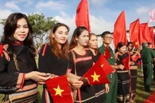 Les habitants du village de Ciet, commune de Ea Tieu, district de Cu Kuin, province de Dak Lak, à la fête de la grande unité nationale 2022. Photo : VNA.