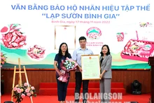 La cérémonie pour recevoir le certificat de la marque collective du « lap cheong ». Photo : baolangson.vn
