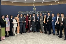 Délégation des hommes d'affaires vietnamiennes travaille au ministère mongol de l'Économie et du Développement. Photo : ambassade du Vietnam en Mongolie.