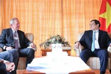 Le Premier ministre vietnamien Pham Minh Chinh (à droite) et Marcus Wallenberg, président du conseil d'administration du groupe SEB. Photo : VNA.