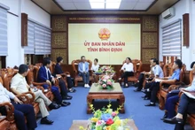 La vue générale de la séance de travail du Comité populaire de la province de Binh Dinh avec une délégation de la filiale de Korean Air à Hô Chi Minh-Ville. Photo : Binhdinh.gov