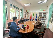 La rencontre avec l'ambassade d'Italie au Vietnam. Photo.: Association d'Amitié Vietnam - Italie.