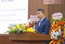 Le président de l’Union des organisations d’amitié du Vietnam, Phanh Anh Son, s'exprime lors de l'événement. Photo : thoidai.com.vn