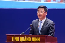 Selon le ministre de l’Industrie et du Commerce, Nguyên Hông Diên, la logistique est une industrie de services, considérée comme un « vaisseau sanguin » de l’économie nationale, avec pour rôle de favoriser le développement socioéconomique. Photo : baotainguyenmoitruong.vn 
