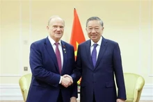 Le secrétaire général du Comité central (CC) du Parti communiste du Vietnam (PCV), To Lam (à droite), rencontre Gennady Zyuganov, président du Parti communiste de la Fédération de Russie. Photo : VNA.