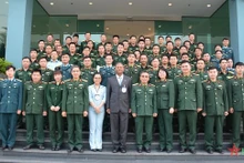Des participants au cours de formation sur le droit international humanitaire pour les officiers et du personnel. Photo : VNA.