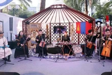 Stand présentant le tourisme mongol au Festival du tourisme de Hô Chi Minh-Ville en avril 2024. Photo : VNA.