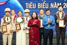 Mise en lumière des figures illustres de la jeunesse vietnamienne de 2023