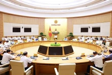 Le Premier ministre Pham Minh Chinh présidant la réunion, à Hanoi, le 16 septembre. Photo : VNA.