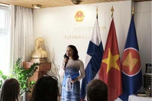 L'ambassadrice Pham Thi Thanh Binh prend la parole lors de la rencontre. Photo : Ambassade du Vietnam en Finlande.
