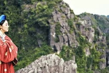 Le charme du complexe paysager de Tràng An dans le MV Hoa không huong des artistes Van Mai Huong et K-ICM. Photo: CVN