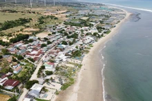  La province de Ninh Thuận a finalisé le projet de stabilisation de la production et des conditions de vie de la population dans la zone du projet, ainsi que le développement des zones résidentielles pour les sites de construction des centrales nucléaires 1 et 2. Photo : baodautu.