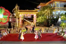 Le festival du khèn des H’Mông s’est ouvert dans la soirée du 24 avril au bourg de Đồng Văn, district de Dông Van (province de Hà Giang). Photo : NDEL.