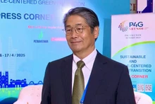 L’Ambassadeur du Japon au Vietnam, Ito Naoki, répond aux questions du journal Le Monde et le Vietnam en marge du du Sommet P4G 2025 à Hanoï. Photo : Thành Long.