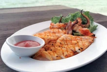 Le muc mot nang est un plat traditionnel originaire de Phan Thiet. Photo : TasteAtlas.