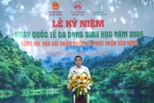 Nguyen Quoc Tri, vice-ministre vietnamien du Ministère de l’Agriculture et de l’Environnement, prend la parole lors de la cérémonie de célébration de la Journée internationale de la biodiversité 2025 Photo : Thai Ba.