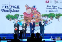 Discours commun d'ouverture du festival "Balade en France et en Francophonie", le 28 mars à Hanoï. Photo : quandoinhandan.