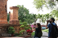 Des touristes russes à Khanh Hoa. Photo : VNA.