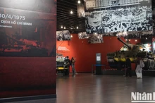 Au Musée d'histoire militaire du Vietnam, dans l'espace d'exposition des objets liés à la campagne de Hô Chi Minh, se trouvent des artefacts associés au 30 avril 1975.