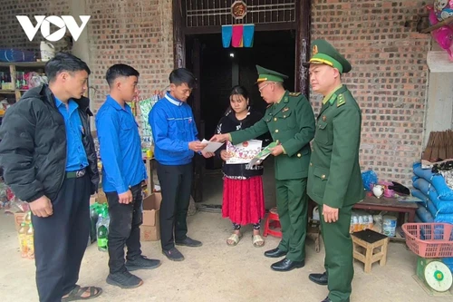 À Tuyen Quang, les cartes d’électeur remises aux habitants jusque dans les villages isolés