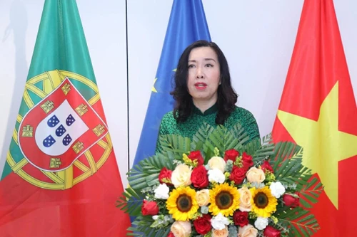 La vice-ministre des Affaires étrangères du Vietnam, Le Thi Thu Hang, lors de la cérémonie d’inauguration de l’ambassade du Portugal, tenue le 27 février à Hanoï. Photo : Baoquocte.