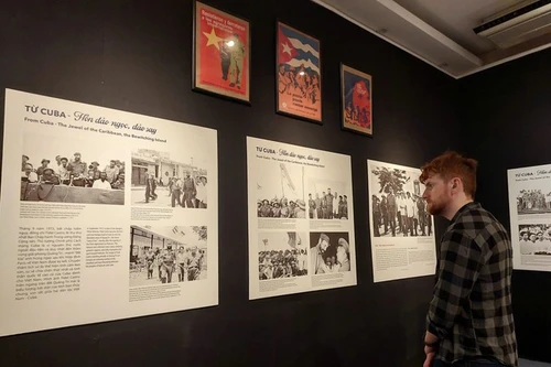 L'exposition «Amitié éternelle» célèbre une fraternité indéfectible entre le Vietnam et Cuba. Photo : VNA.