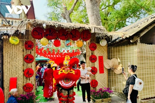 Le village artisanal « gio cha » Uoc Le célèbre sa fête du début du printemps