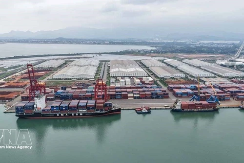 Le port international de Chu Lai est un centre logistique important dans la région des Hauts Plateaux du Centre. Photo : VNA.