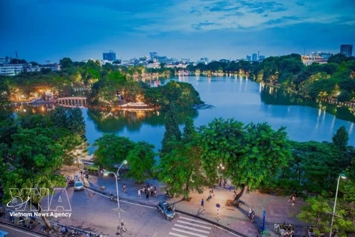 Le lac Hoàn Kiêm (lac de l'Épée restituée) vu d'en haut. Photo: VNA