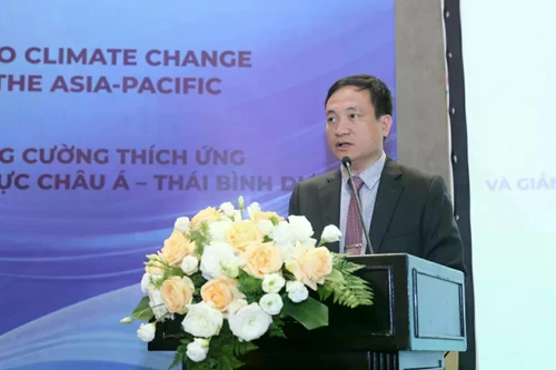 Monsieur Pham Quang Toan, directeur adjoint du département de la pêche et de l'inspection de la pêche au ministère vietnamien de l'Agriculture et de l'Environnement, a prononcé le discours d'ouverture de l'atelier. Photo : baoquocte.vn